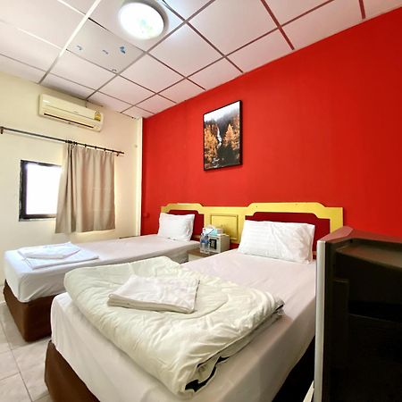 Patong Adventure Hostel ภายนอก รูปภาพ