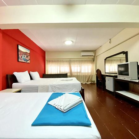 Patong Adventure Hostel ภายนอก รูปภาพ