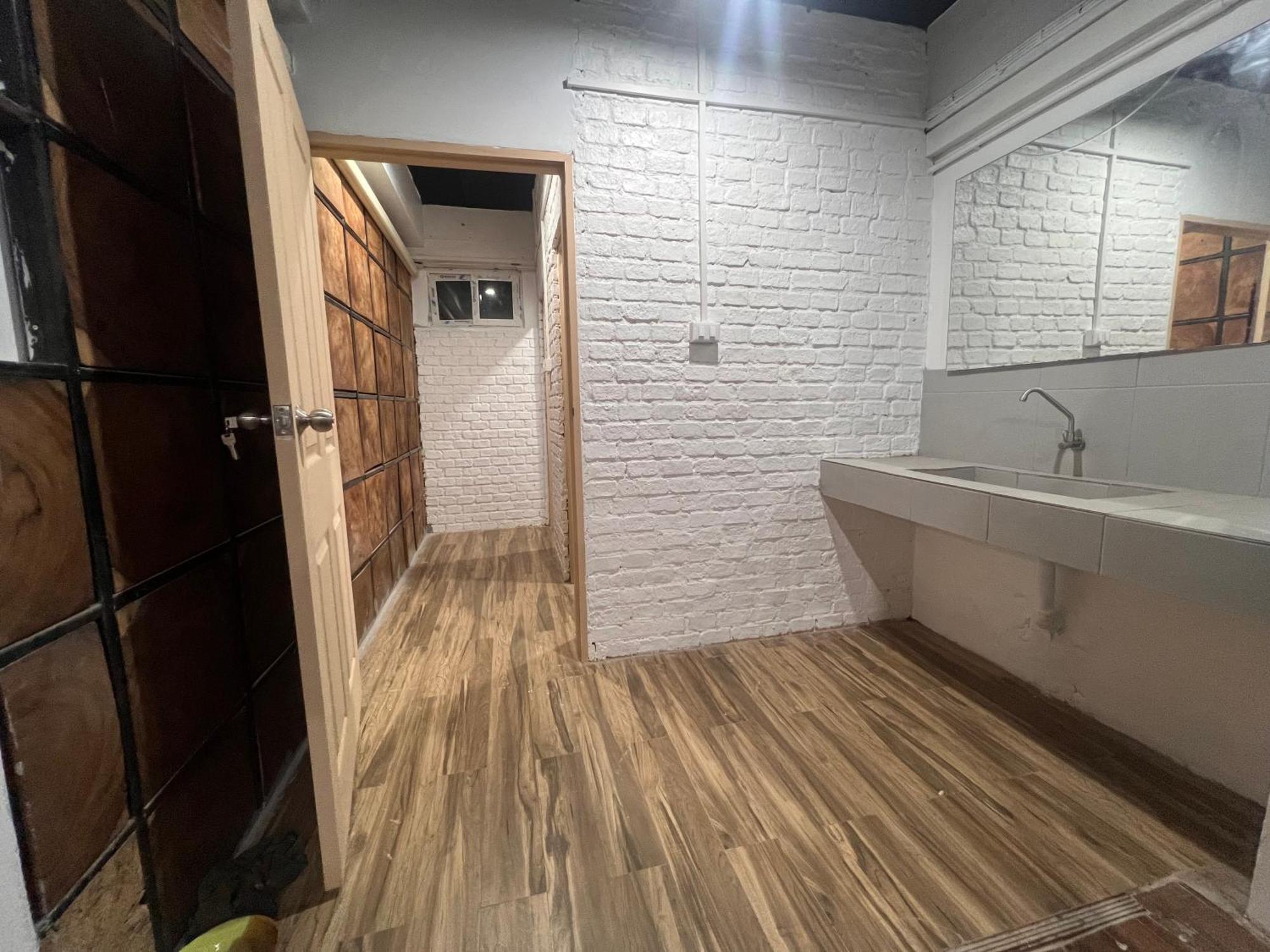 Patong Adventure Hostel ภายนอก รูปภาพ