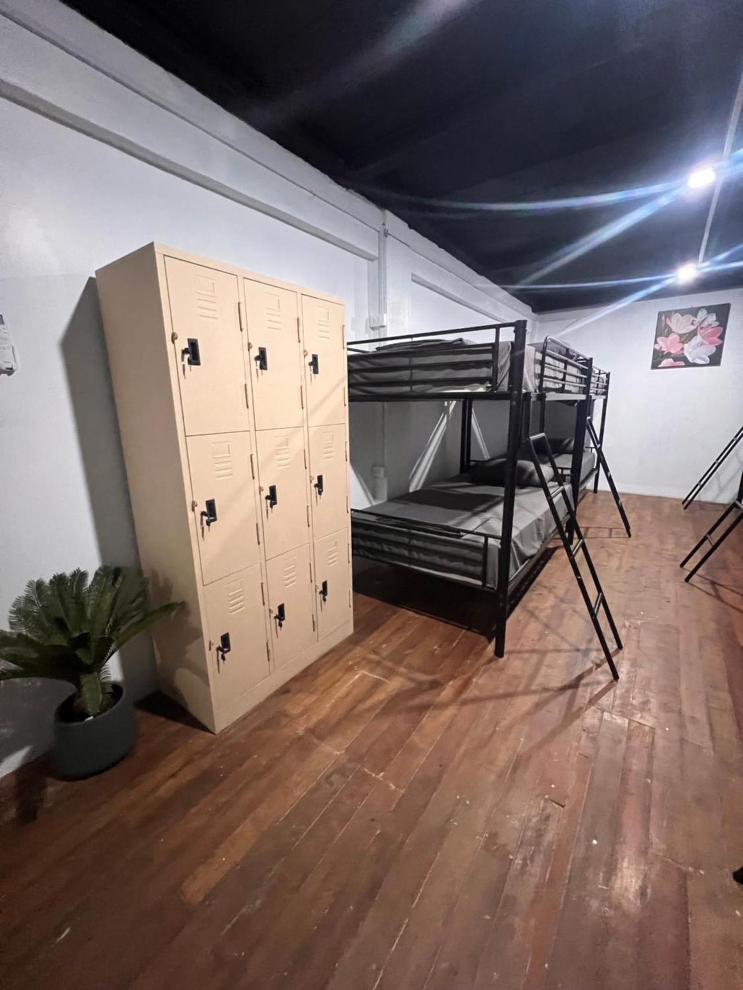 Patong Adventure Hostel ภายนอก รูปภาพ