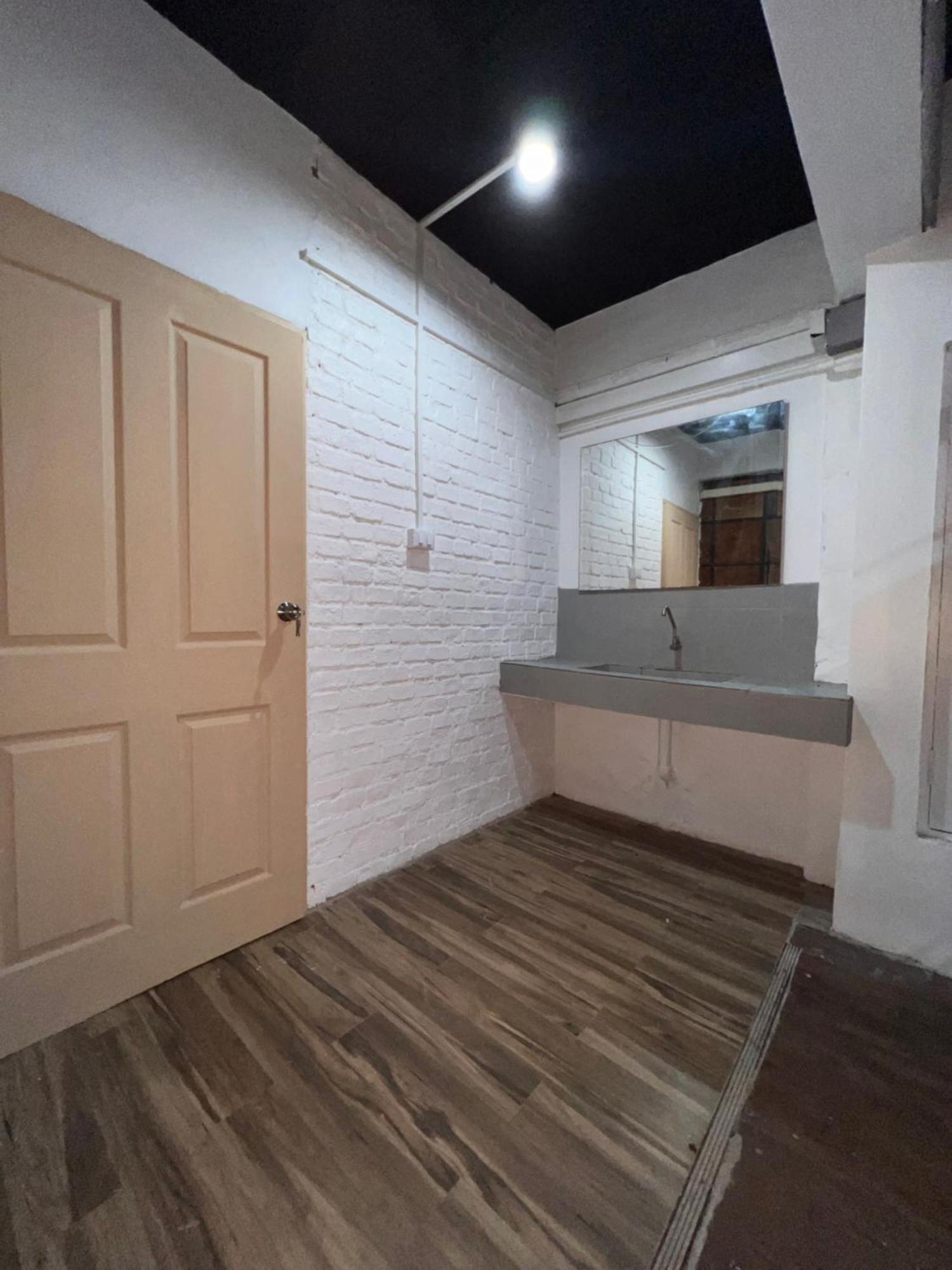 Patong Adventure Hostel ภายนอก รูปภาพ