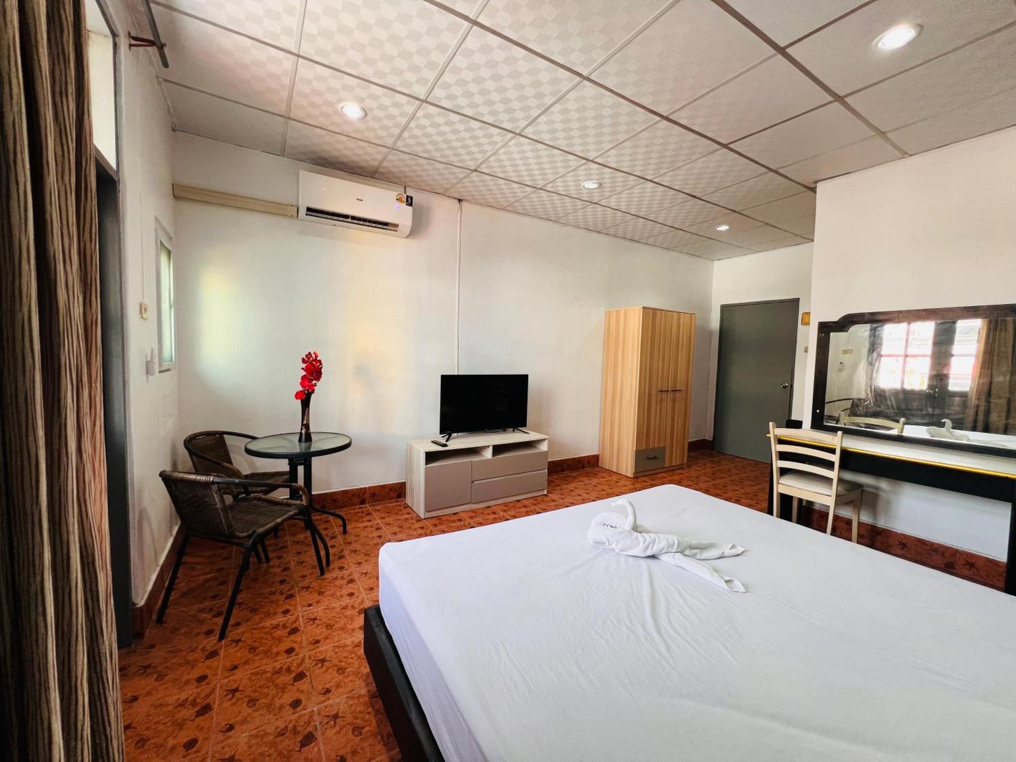 Patong Adventure Hostel ภายนอก รูปภาพ