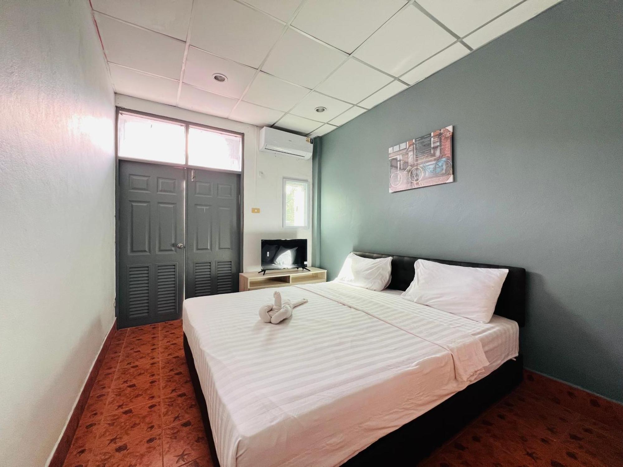 Patong Adventure Hostel ภายนอก รูปภาพ