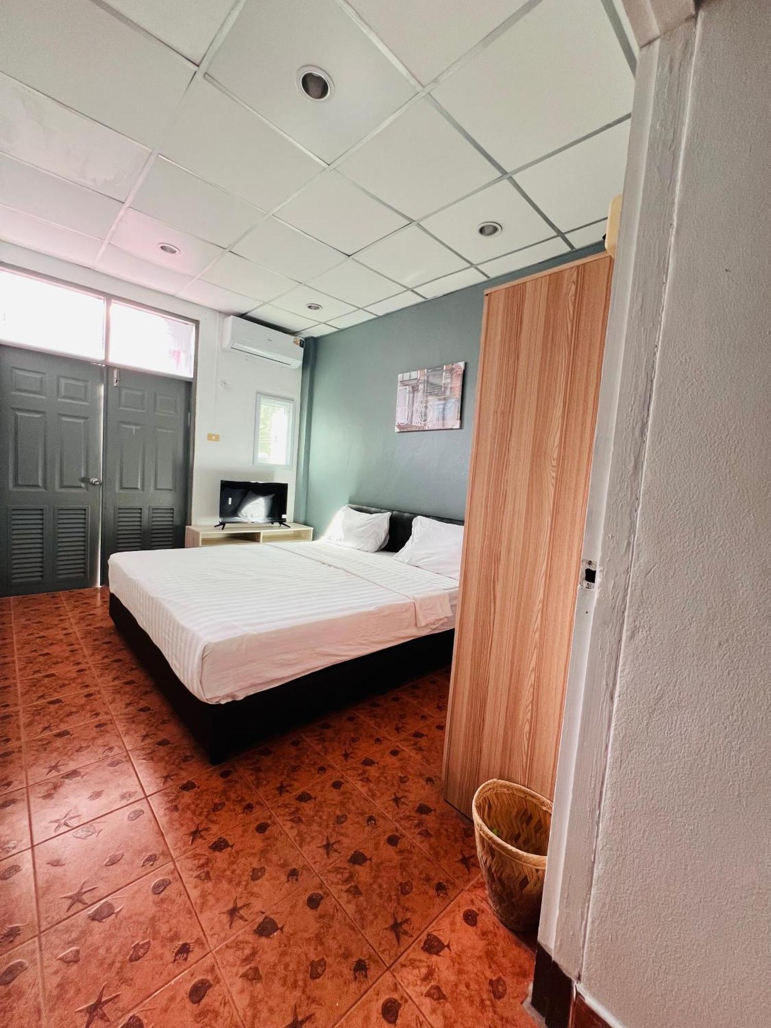 Patong Adventure Hostel ภายนอก รูปภาพ