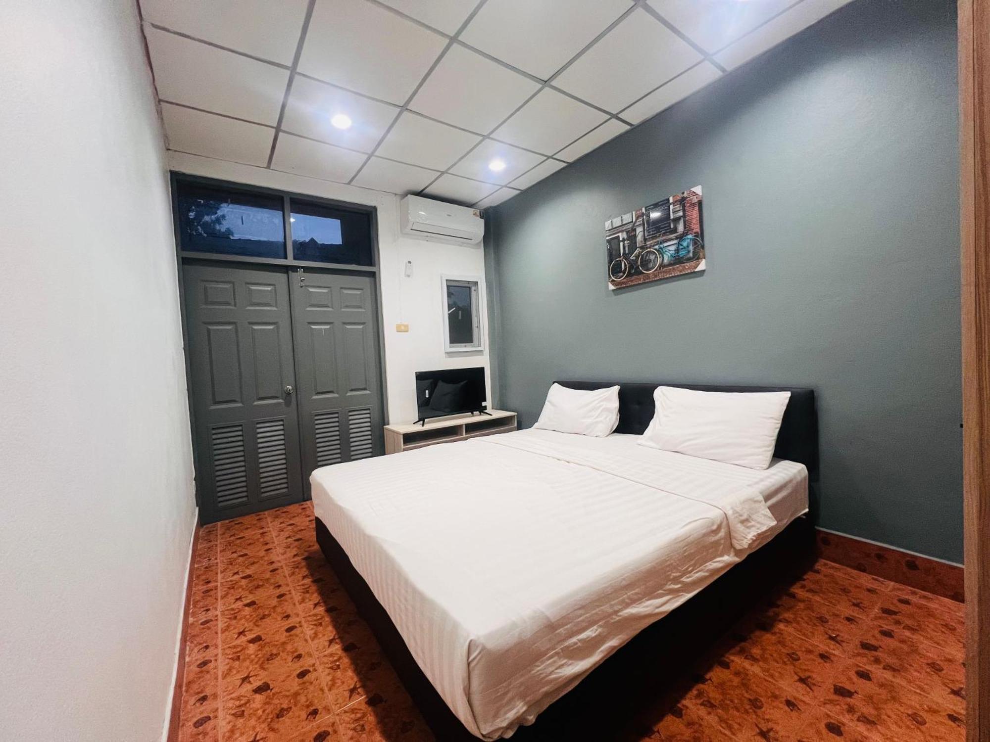 Patong Adventure Hostel ภายนอก รูปภาพ