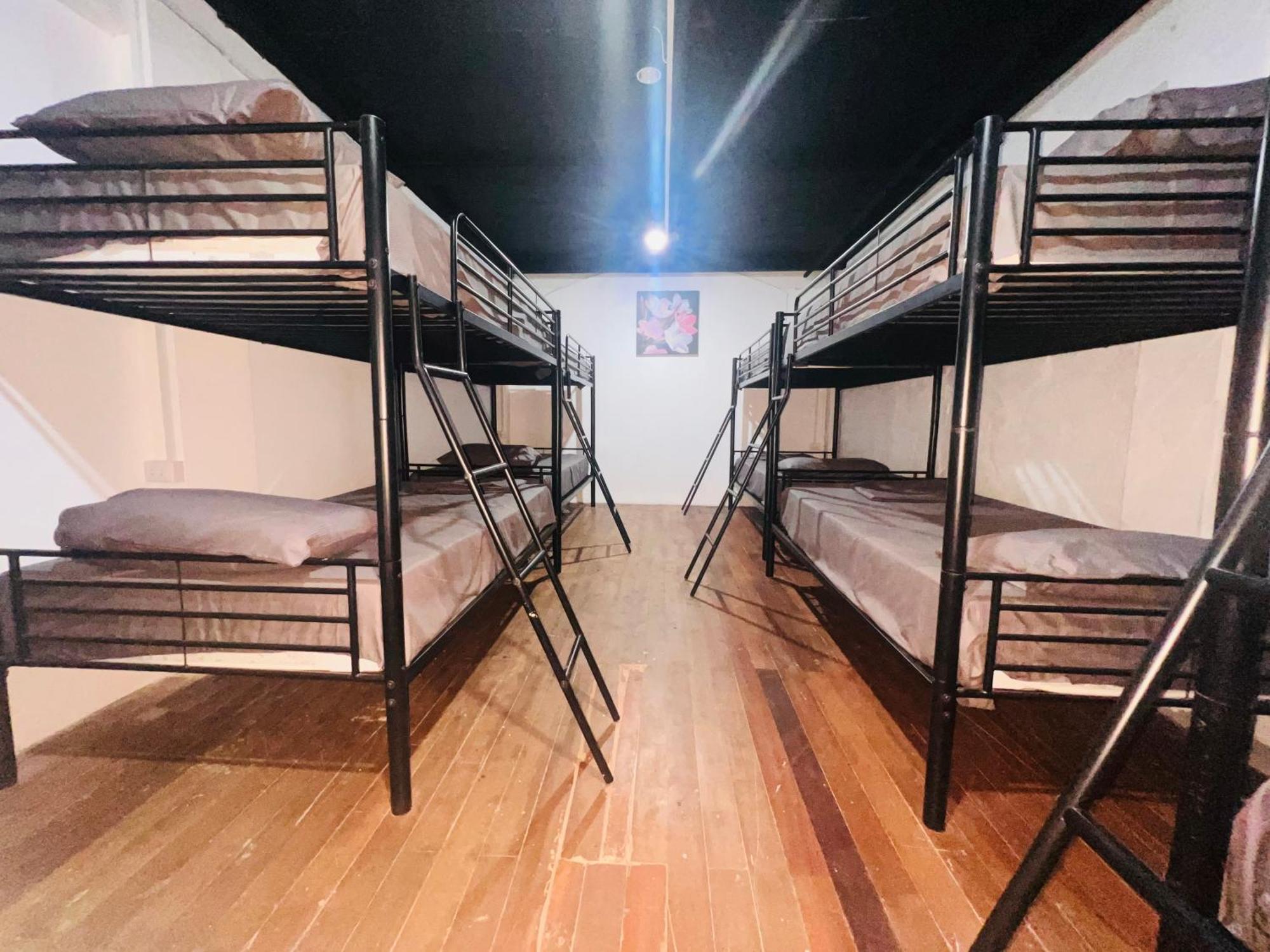 Patong Adventure Hostel ภายนอก รูปภาพ