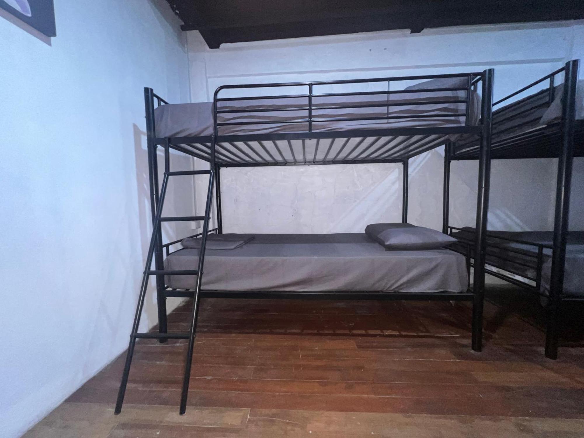 Patong Adventure Hostel ภายนอก รูปภาพ