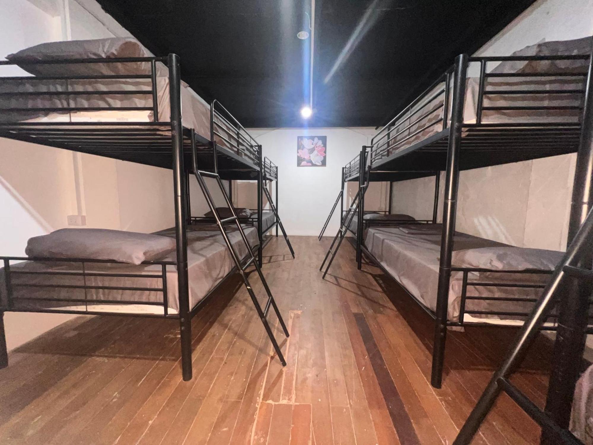 Patong Adventure Hostel ภายนอก รูปภาพ