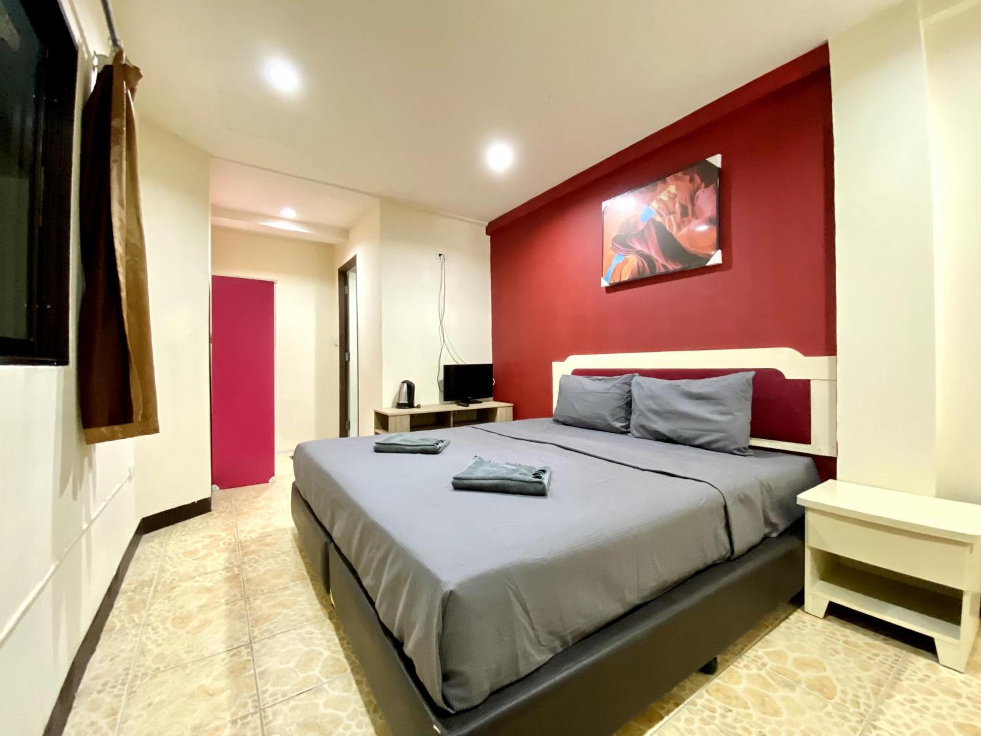 Patong Adventure Hostel ภายนอก รูปภาพ