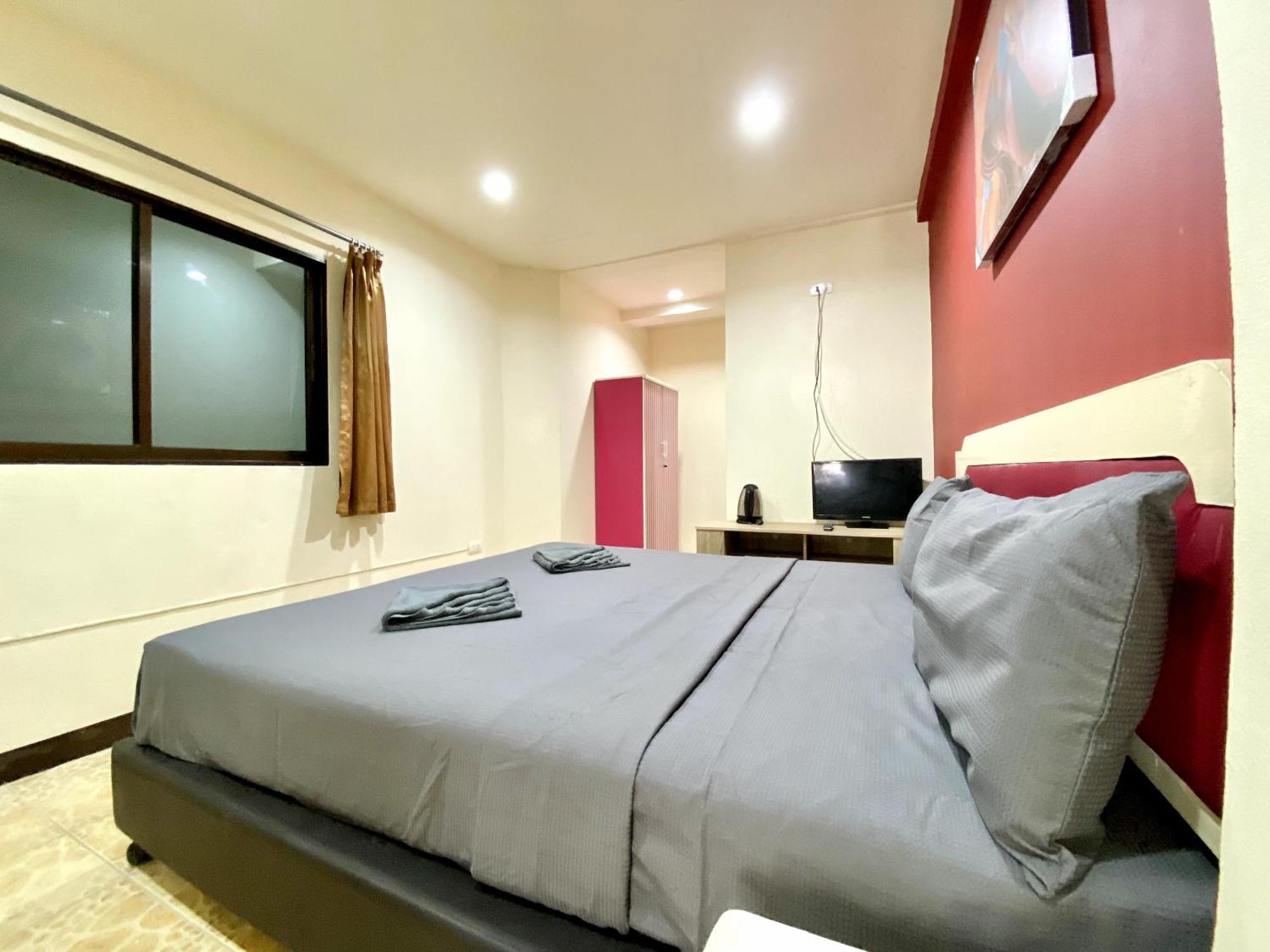 Patong Adventure Hostel ภายนอก รูปภาพ