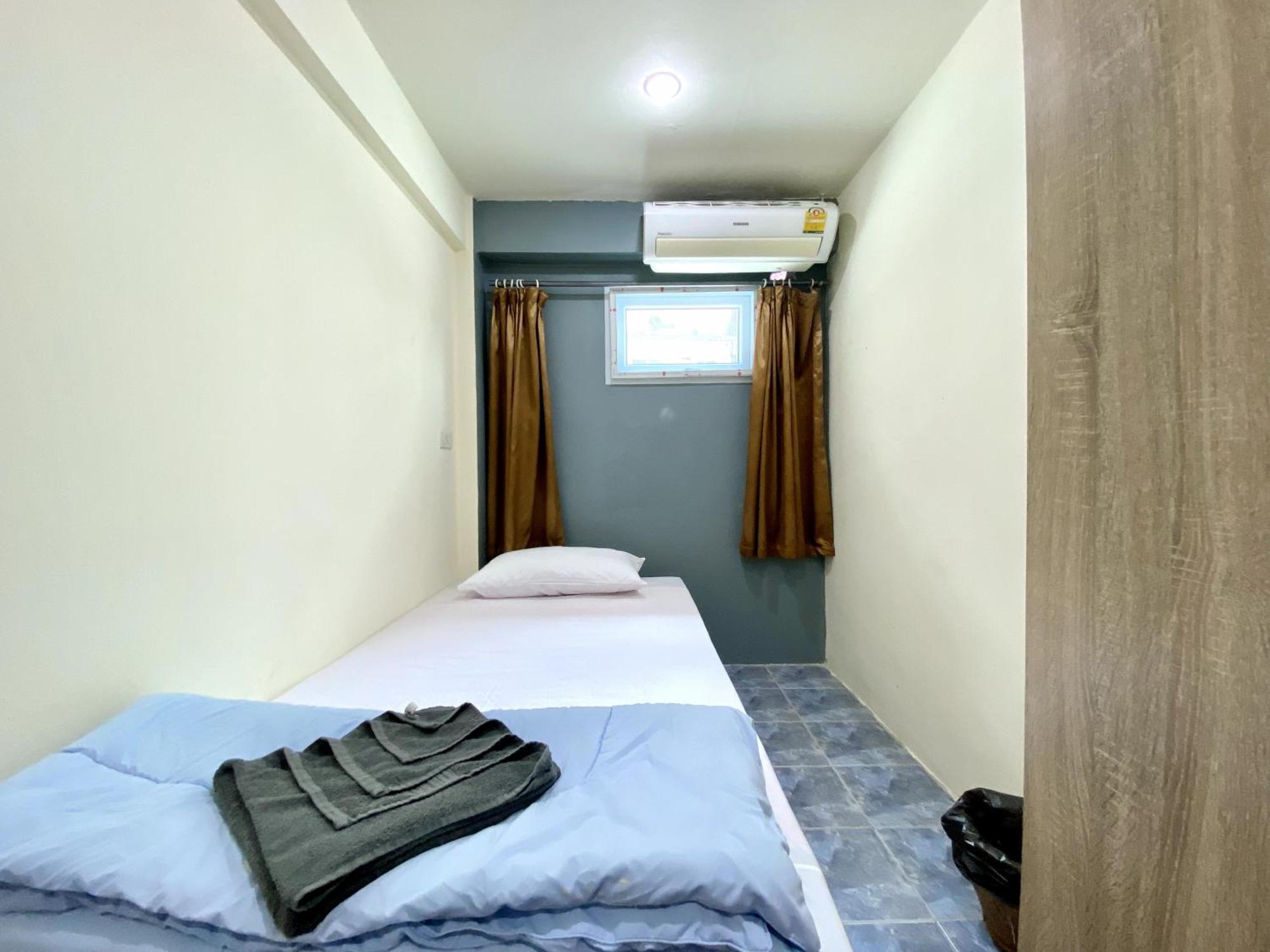 Patong Adventure Hostel ภายนอก รูปภาพ