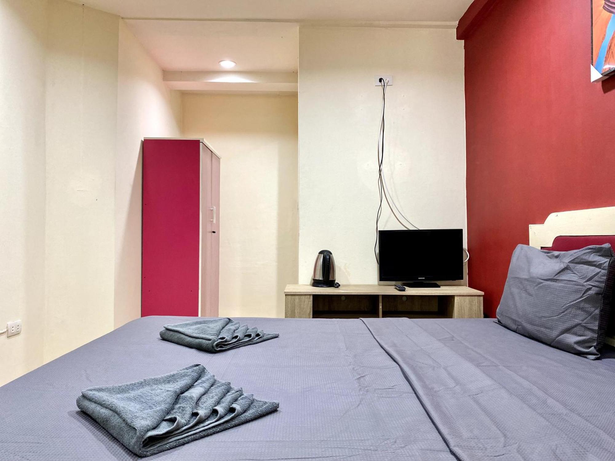 Patong Adventure Hostel ภายนอก รูปภาพ